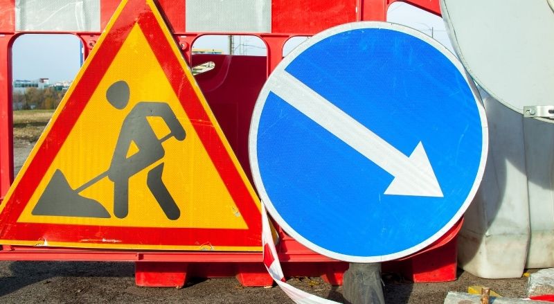 Placas de Sinalização de Obras Como identificá-las